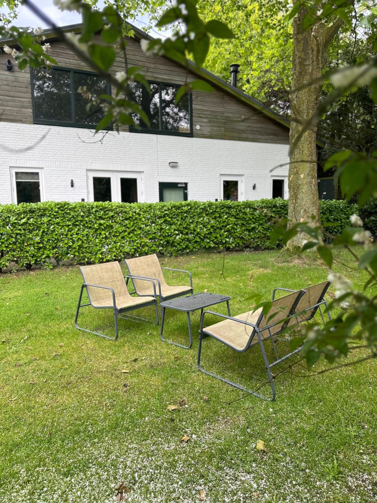 Cozy Tiny Houses In Oisterwijkse Bossen & Vennen Moergestel Exterior photo